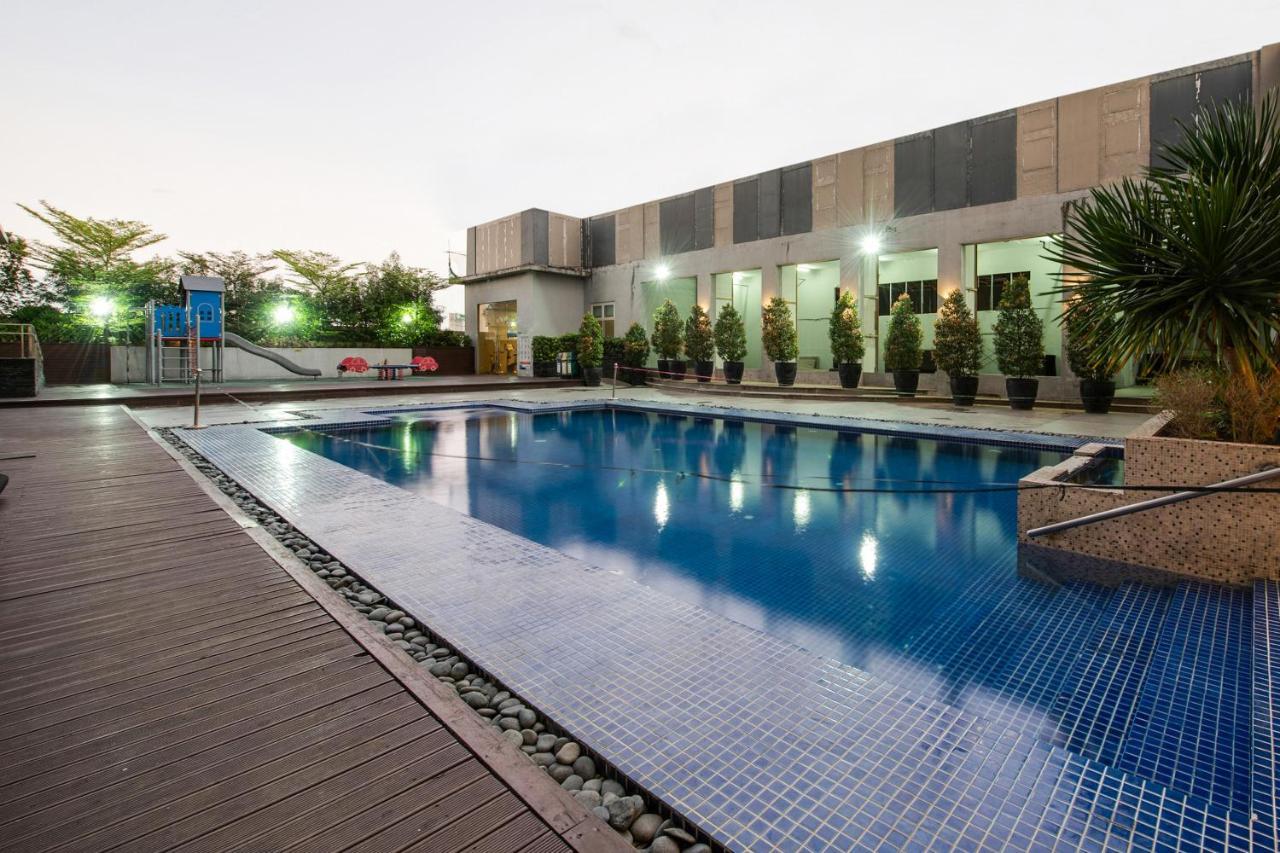 โอโย 508 วิสตา วิล ทาวเวอร์ Hotel มะนิลา ภายนอก รูปภาพ